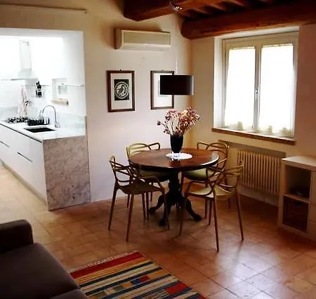 La Barca Nel Bosco 住宿加早餐酒店 Rosciano (Marche)