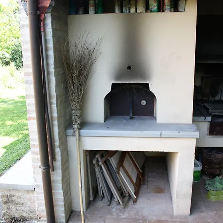 La Barca Nel Bosco 住宿加早餐酒店 Rosciano (Marche)