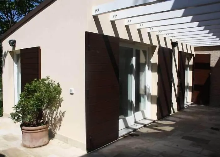 La Barca Nel Bosco Bed & Breakfast 3*